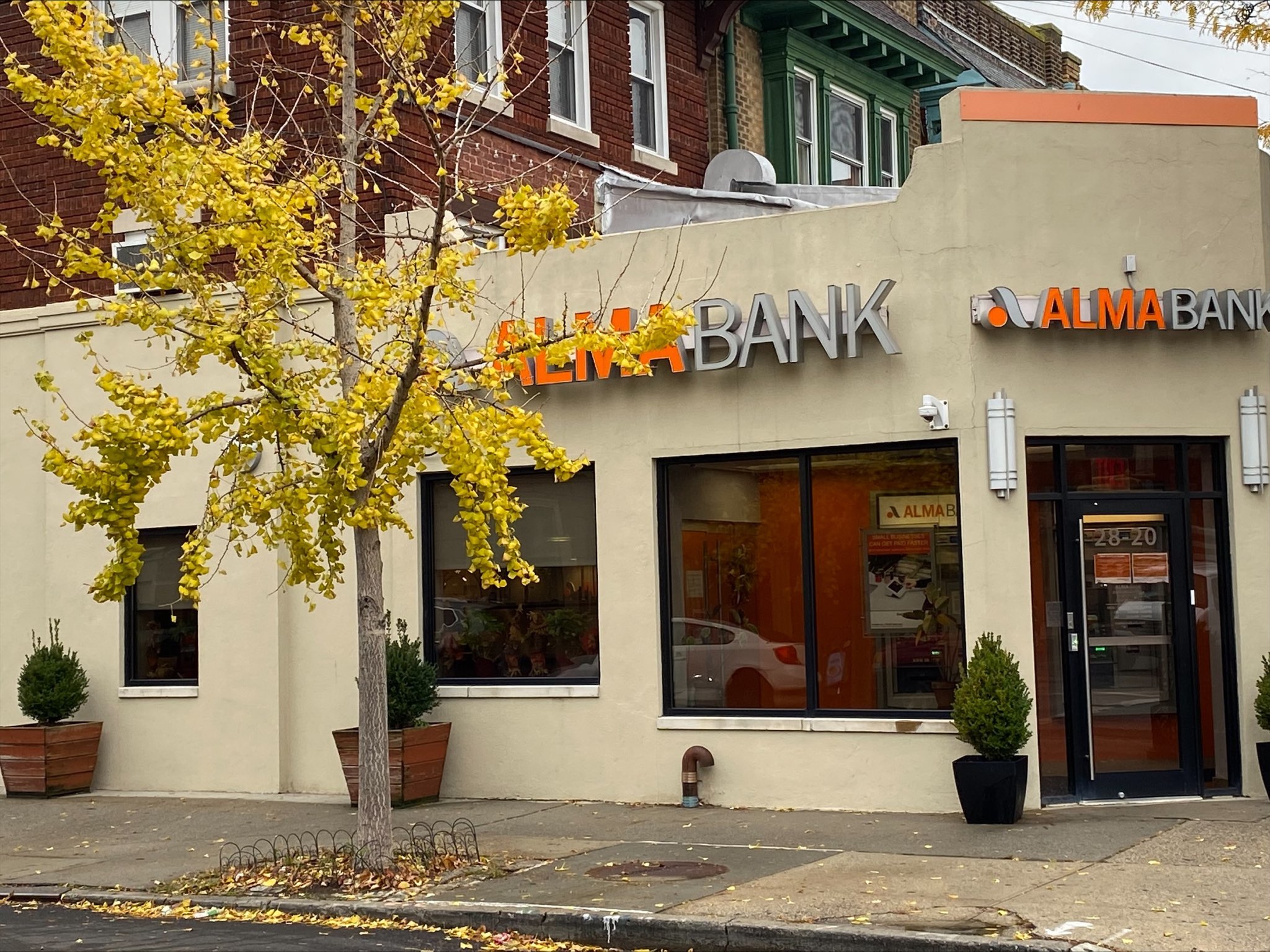 Ληστεία στο υποκατάστημα της Alma Bank στο Ντίτμαρς «Εθνικός Κήρυκας»